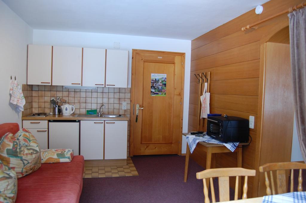 Haus Waldrast Apartment Elbigenalp Room photo