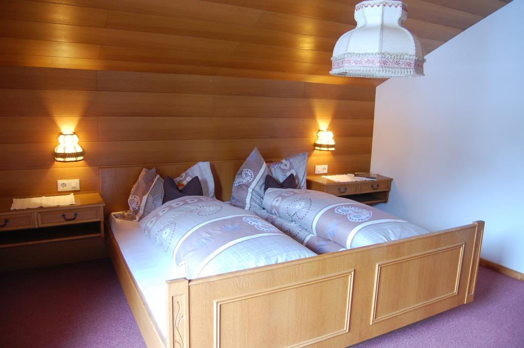 Haus Waldrast Apartment Elbigenalp Room photo