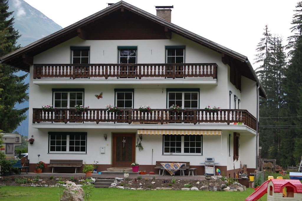 Haus Waldrast Apartment Elbigenalp Room photo